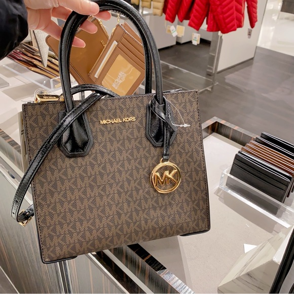 Michael Kors Mercer Medium Crossbody Bag - Picture 3 of 9